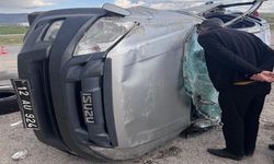 Bingöl'de Kamyonetle Otomobil Çarpıştı: 1'i Ağır, 7 Yaralı!