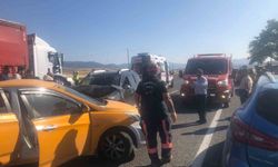 Elazığ’da taksiyle otomobil çarpıştı: 2 yaralı