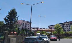 Bingöl'de Öğle Vakti Yanan Sokak Lambaları Tepki Çekti