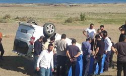 Tatvan'da Hafif Ticari Araç Takla Attı: 2 Yaralı