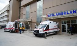 İnşaatta Korkutan Kaza: Kalıp Devrildi, 2 İşçi Yaralandı