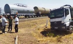 Bingöl Elazığ Seferini Yapan Tren, Kamyonla Çarpıştı