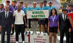 Bingöllü Raftingciler 'Türkiye Birincisi' ve 'Türkiye İkincisi' Oldu