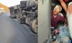 Tır Devrildi, Sürücü Yaralı Kurtarıldı
