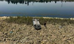 Otomobil 5 Metre Yükseklikten Şarampole Düştü