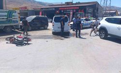 Motosiklet ile Hafif Ticari Araç Çarpıştı: 2 Yaralı