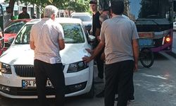 Van’da Yanlış Park Trafiği Kilitledi