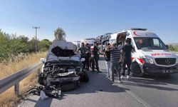 Otomobil Traktöre Çarptı: 1 Yaralı