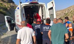 Hakkari'de 3 Tekerlekli Motosiklet Devrildi: 1 Yaralı