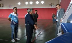 Karlıova'da Yıkımı Plânlanan Spor Salonunda İncelemelerde Bulundu