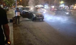 Diyarbakır’da Duman Alan Otomobil Alev Almadan Söndürüldü