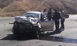 Yüksekova Esendere Yolunda Kaza: 4 Yaralı