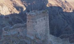 Tarihi Şeytan Kalesi Sonbahar Renkleriyle Ziyaretçilerini Bekliyor