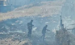 Şırnak’ta Boş Arazide Yangın: Odun Ve Lastikler Kül Oldu