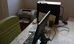 Elazığ’da Aile Sağlığı Merkezine Taşlı Saldırı: Doktora Tehdit Mesajı Bırakıldı