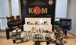 Muş’ta KOM Operasyonu: Silah, Mühimmat ve Tarihi Eserler Ele Geçirildi