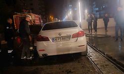 Park Halindeki Lüks Otomobil Alevlere Teslim Oldu