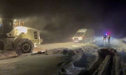 Kardan Kapanan Köy Yolunda Hasta İçin Zamanla Yarışıldı