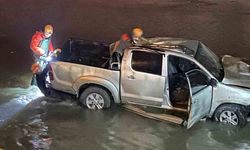 Ağrı'da Kamyonet, Murat Nehri'ne Devrildi: 5 Yaralı