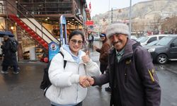 Ortaokul Mezunu, 9 Dil Biliyor!