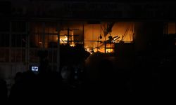 Sanayi Sitesinde Yangın: 9 İş Yeri ve Bir Araç Zarar Gördü