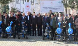 Elazığ'ın İlçesinde Üreticiye 65 Çapa Makinesi Törenle Teslim Edildi