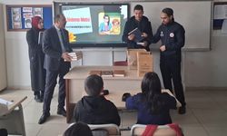 Çıldır'da Öğrenciler Kur'an-ı Kerim Hediyesi