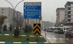 Kuvvetli Yağış, Yüksekova'da Uçuşları İptal Ettirdi