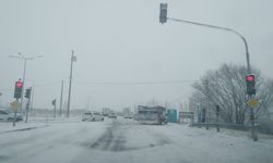 Bingöl’de Beyaza Bürünen Yollarda Sürücüler Zorlanıyor