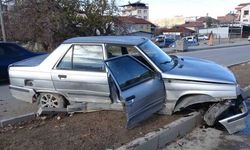 Malatya'da Temizlik Aracıyla Otomobil Çarpıştı: 1 Yaralı