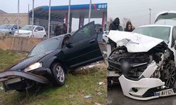 Muş'ta Trafik Kazası: 3 Yaralı