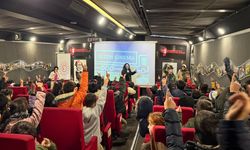 Bingöl’ün İlçesinde Öğrencilerin Sinema Keyfi