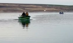 Atatürk Barajında Tekne Alabora Oldu: 1 Kişi Kayboldu