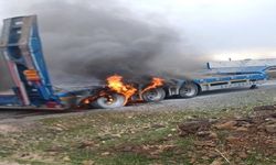 Diyarbakır'da Seyir Halindeki Tırda Yangın