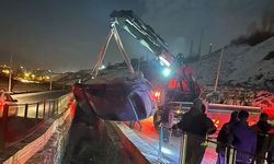 Otomobil Su Kanalına Düştü: Sürücü Hafif Yaralandı