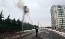 Diyarbakır’da Elektrik Direğindeki Yangın Kask Kamerasında