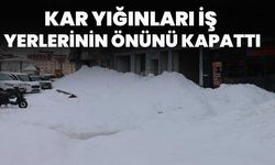 Kar Yığınları İş Yerlerinin Önünü Kapattı!