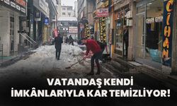 Vatandaş Kendi İmkânlarıyla Kar Temizliyor!