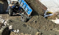 Diyarbakır'da Vatandaşlar İmece Usulüyle Yol Yaptı