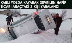 Karla Kaplı Yolda Kontrolden Çıkan Araç Yol Kenarına Devrildi