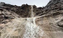 Lice’de Uzun Süredir Akmayan Şelale Yeniden Akmaya Başladı
