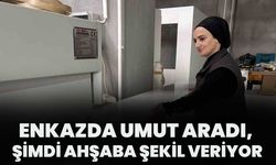 Enkazda Umut Aradı, Şimdi Ahşaba Şekil Veriyor