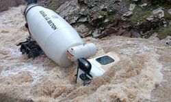 Bitlis'te Beton Mikseri Dereye Yuvarlandı: Sele Kapılan Şoför Akıntıda Kayboldu