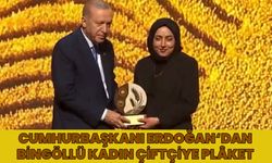 Bingöllü Kadın Çiftçiye, Cumhurbaşkanı Erdoğan’dan Plâket