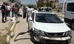 Otomobil ile Motosiklet Çarpıştı: 2 Yaralı
