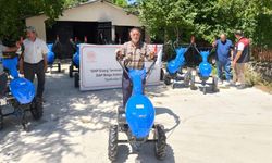 Elazığ’da çiftçilere çapa makinesi dağıtıldı