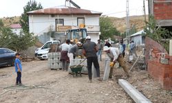 Karlıova Karabalçık’ta Köy İçi Yollarda Düzenleme