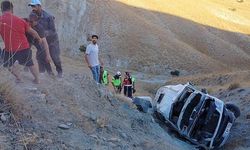 Elazığ’da Minibüs Uçuruma Yuvarlandı: 13 Yaralı