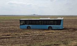 Diyarbakır Ergani Yolunda Belediye Otobüsü Boş Tarlaya Girdi!