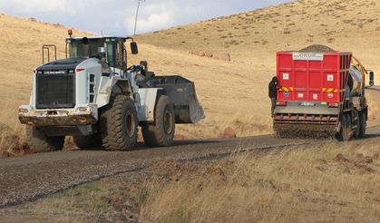 Karlıova’da Köy Yolları Asfaltlandı